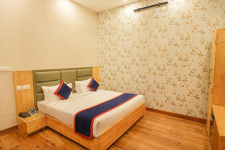 hotel Near Maclodganj