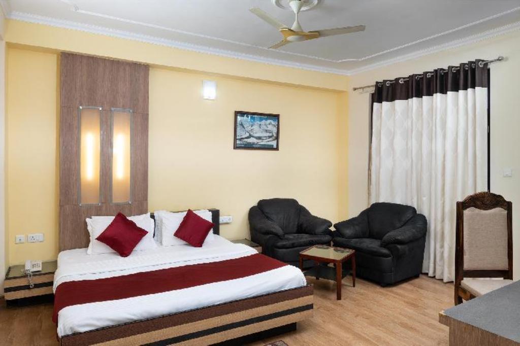 hotel Near Maclodganj